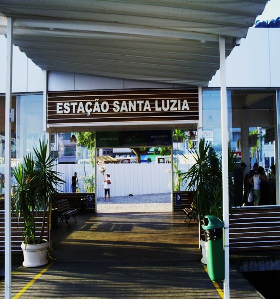 Cais Santa Luzia em Angra dos Reis para embarque rumo à Ilha Grande
